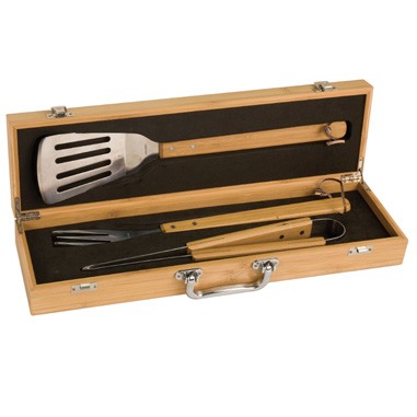 Eco-friendly 3-piece barbecue set in Bamboo Case.