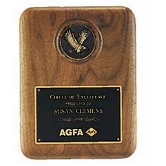 American Walnut Plaque w/Finely Detailed Eagle Medallion (8"x 10.5")