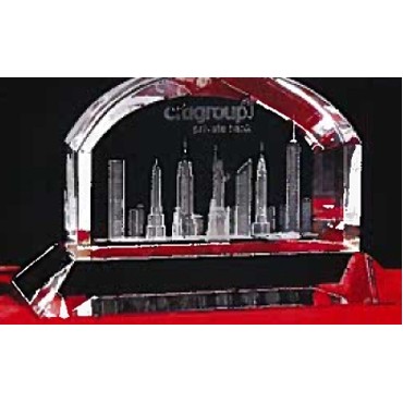 3-D Crystal New York Skyline in Grand Arch Award w/Customization (5 1/8")