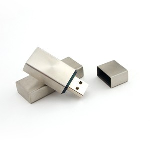 8GB Metal 700 Series