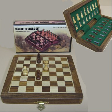 Inlaid Teakwood Travel Chess Set / SCREEN