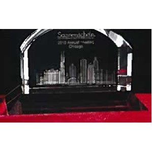 3-D Crystal Chicago Skyline in Grand Arch Award w/Customization (5 1/8")