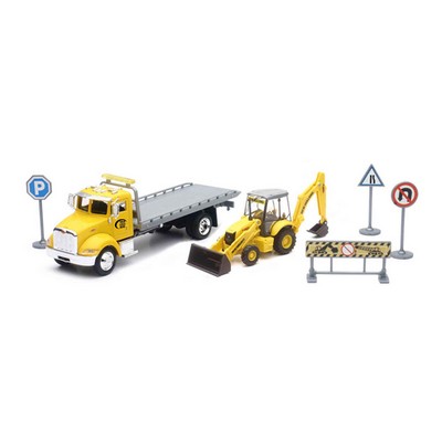 1:43 Scale Peterbilt® Roll-Off Truck W/ New Holland B110C