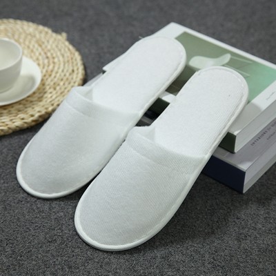 5 mm Base Disposable Plush Closed-Toe Hotel Slipper