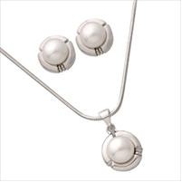 Jilco Inc. Button Pearl Earring & Necklace Set