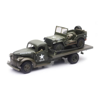 1:32 Scale 1941 Chevy® Military Flatbed Truck W/ Jeep® Willys