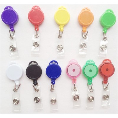 Retractable badge holder