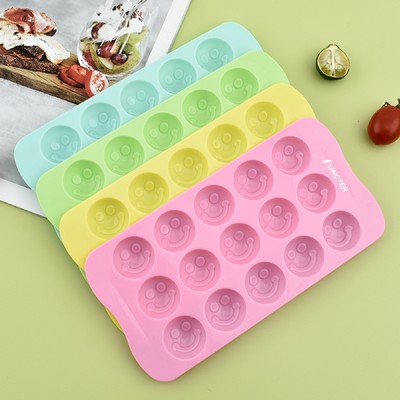 Smiling Face Silicone Ice Cube Molds with Removable Lid Ice Cube Tray