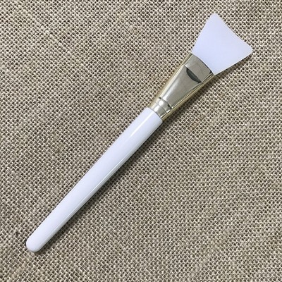 White Wood Handle Silicone Face Mask Applicator Face Mud Mask Brush Long Style