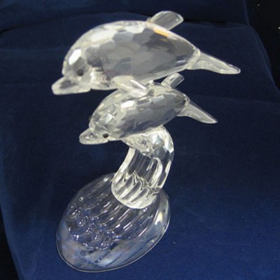 CRYSTAL DOLPHIN in GIFT BOX.