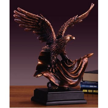 Eagle Trophy (14"x15½")