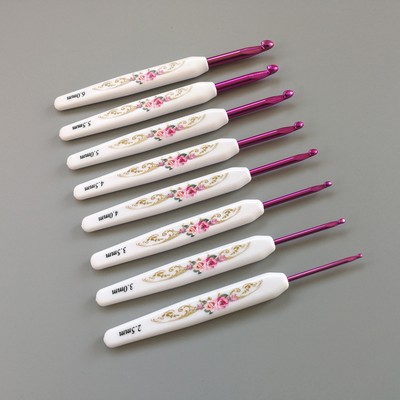 Set of 8 Printed Aluminum Crochet Hooks