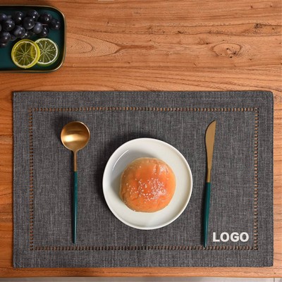 Hollow fabric table mat